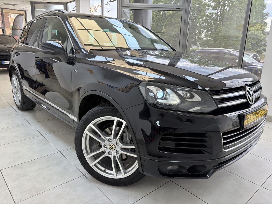 VOLKSWAGEN TOUAREG 4X4 SUV R-Line 2014-11 Diesel | Navi 3D | Faruri Led Xenon | 245.000Km