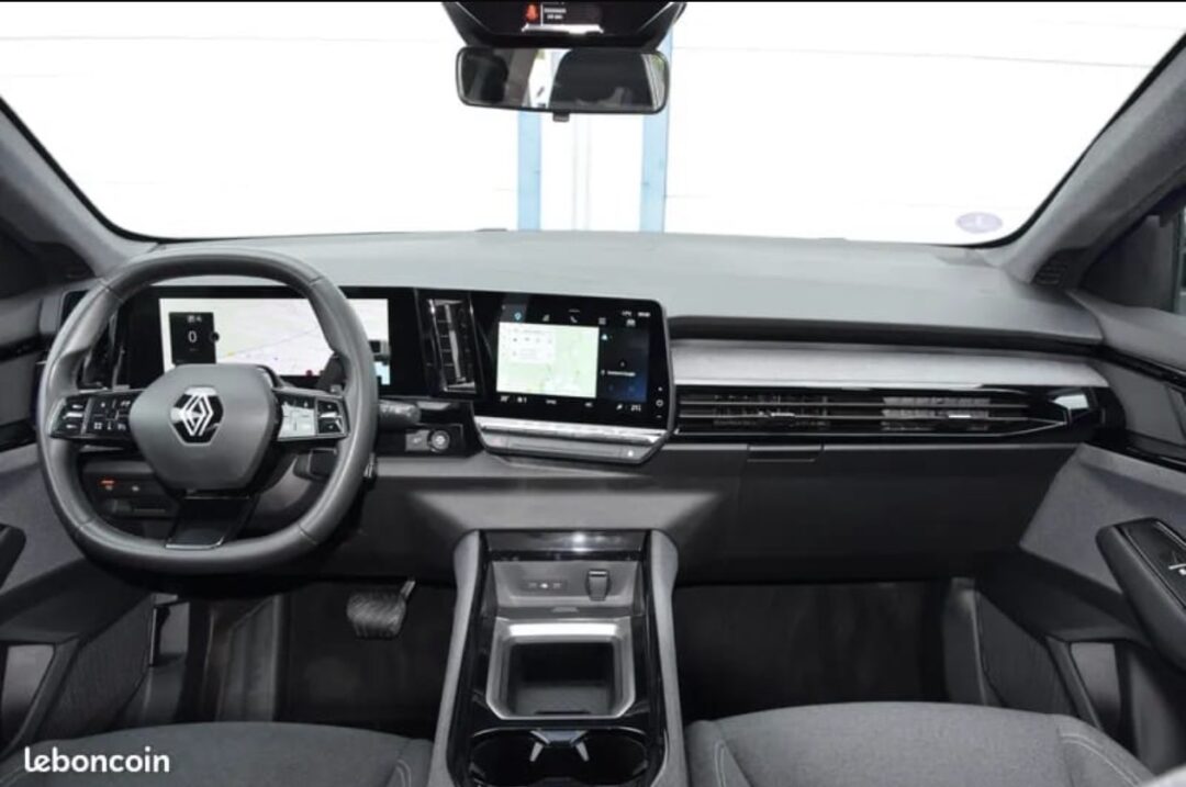 RENAULT AUSTRAL | 2023-12 | 1.33 | 159 | | Virtual | Navi | Led | Camera | 147.000Km