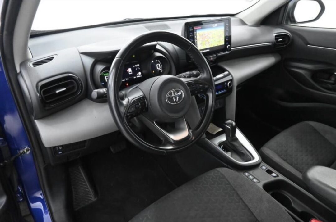 TOYOTA YARIS CROSS | 2022-04 | 1.5H-116| HYBRID | Navi | Led | Camera | 76.000Km |