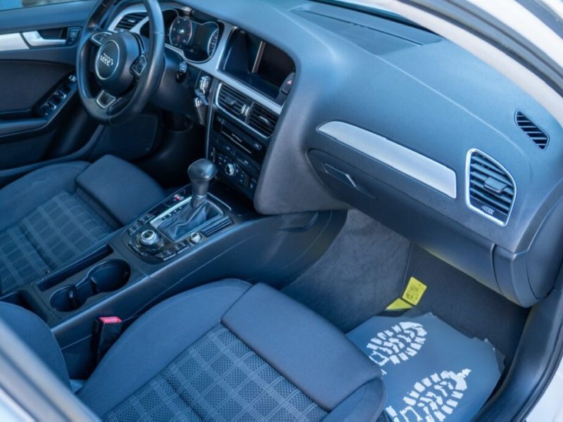 audi-a4-avant-s-line-2015-2-0tdi-150cp-navi-xenon-led-240-000-km