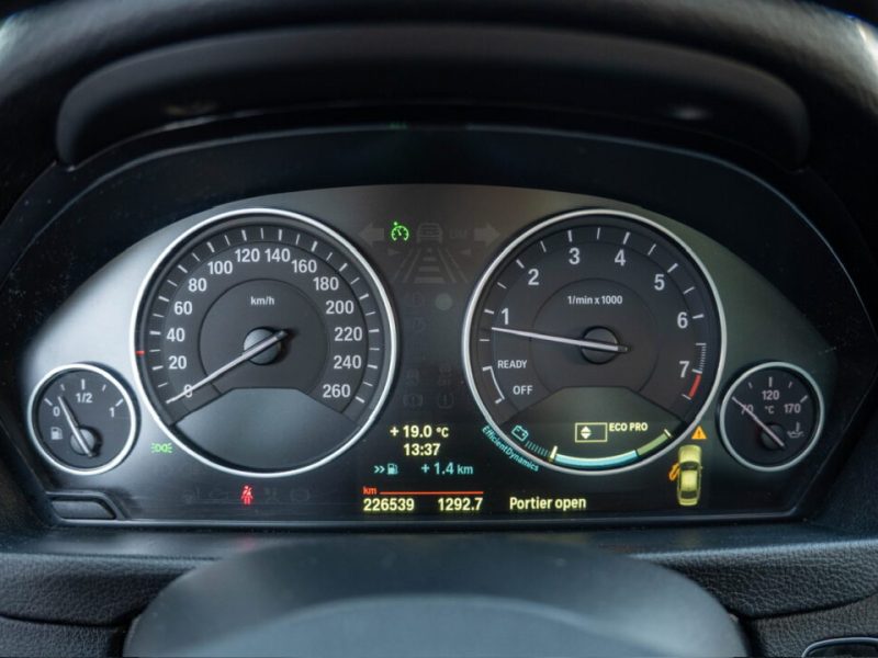 bmw-f30-2013-2-0-i-170-cp-trapa-navi-xenon-led-226-000-km