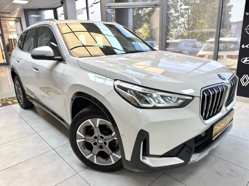 bmw-x1-s-drive-forward-4x2-2023-09-virtual-navi-led-camera