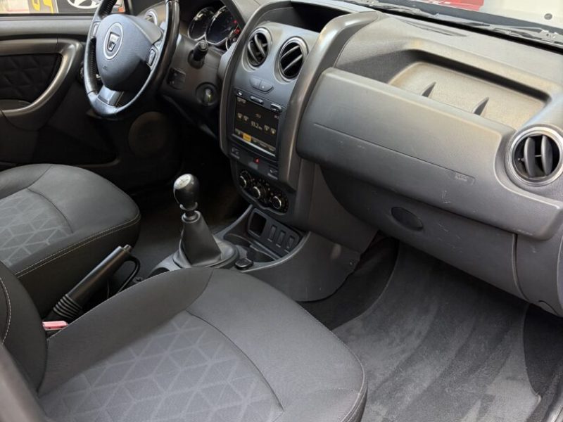 dacia-duster-laureate-2014-03-gps-navi-clima-ac-carlig-282-000-km