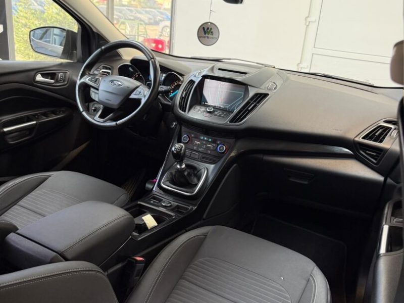 ford-kuga-titanium-2018-04-gps-navi-led-camera