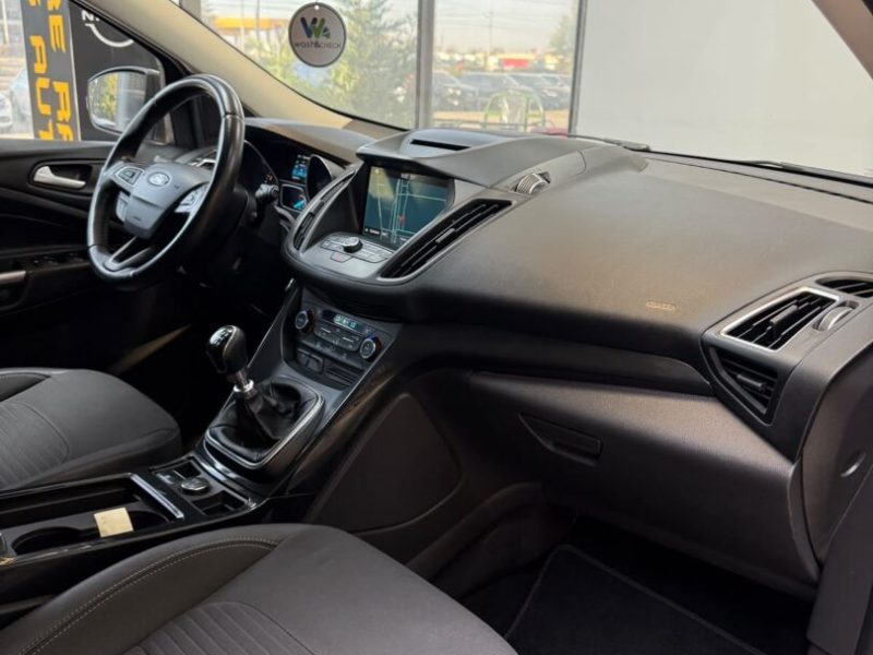 ford-kuga-titanium-2018-04-gps-navi-led-camera