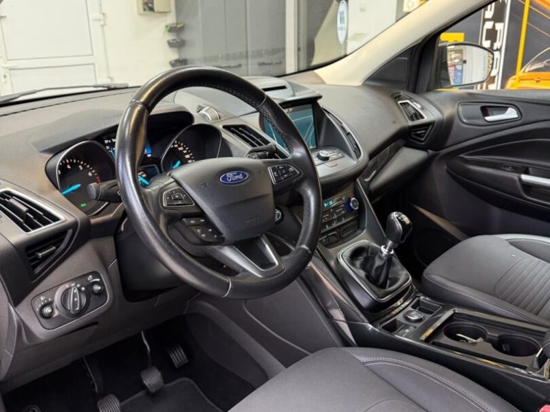 ford-kuga-titanium-2018-04-gps-navi-led-camera