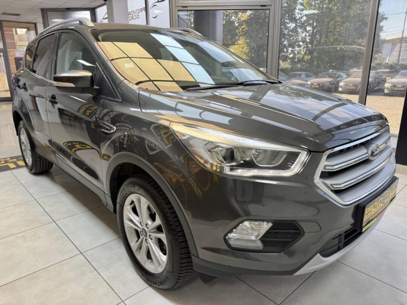 ford-kuga-titanium-2018-04-gps-navi-led-camera