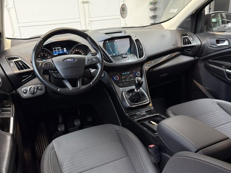 ford-kuga-titanium-2018-04-gps-navi-led-camera