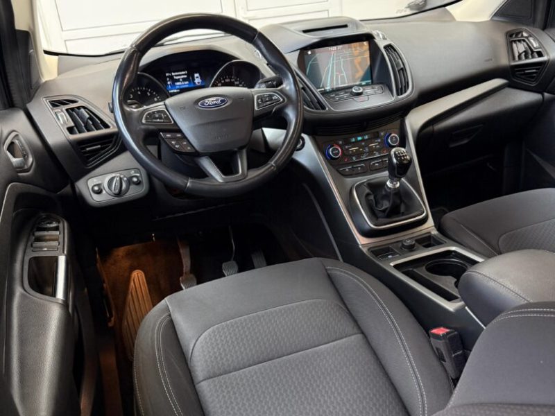 ford-kuga-titanium-2018-06-gps-navi-led-camera-144-000-km