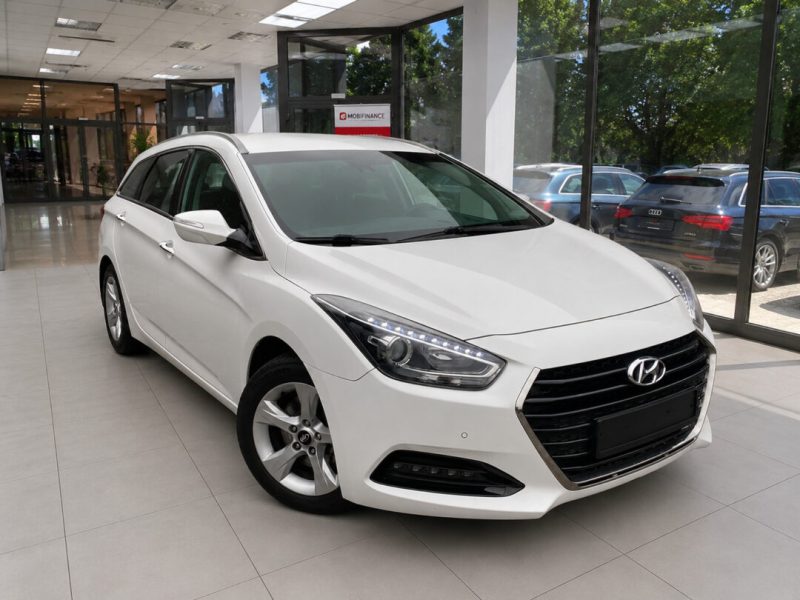hyundai-i40-2016-1-7d-116cp-navi-led-227-000-km