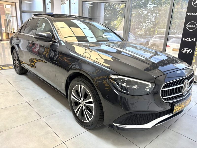 mercedes-e-classe-220d-2023-03-digital-navi-led-camera-pano