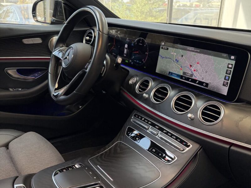 mercedes-e-classe-220d-2023-03-digital-navi-led-camera-pano