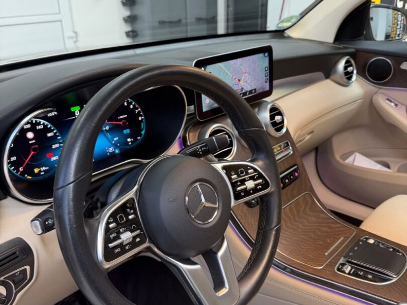 mercedes-glc-300e-4matic-2020-11-virtual-navi-led-camera-pano