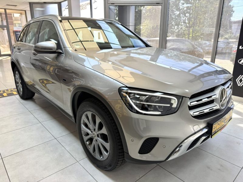 mercedes-glc-300e-4matic-2020-11-virtual-navi-led-camera-pano