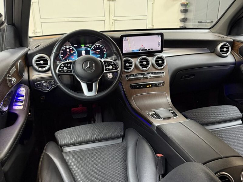 mercedes-glc-300e-4matic-2021-11-digital-navi-led-camera