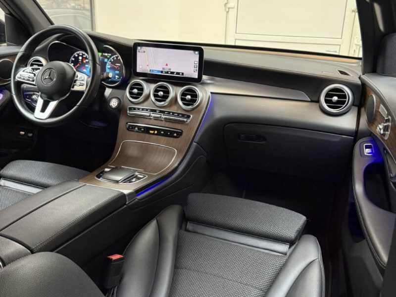 mercedes-glc-300e-4matic-2021-11-digital-navi-led-camera