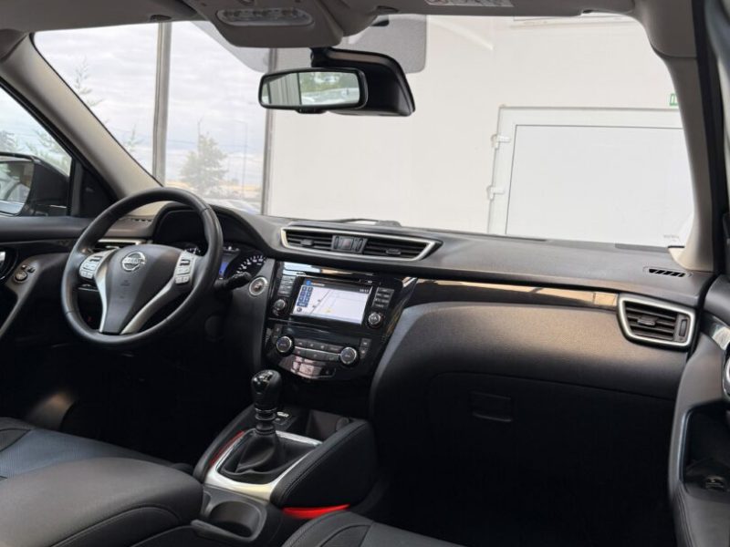 nissan-qashqai-tekna-2015-02-gps-navi-led-camera-pano