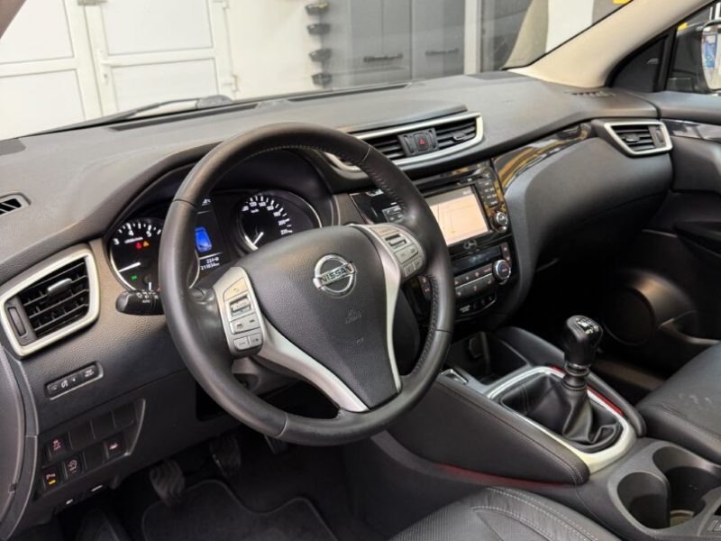 nissan-qashqai-tekna-2015-02-gps-navi-led-camera-pano