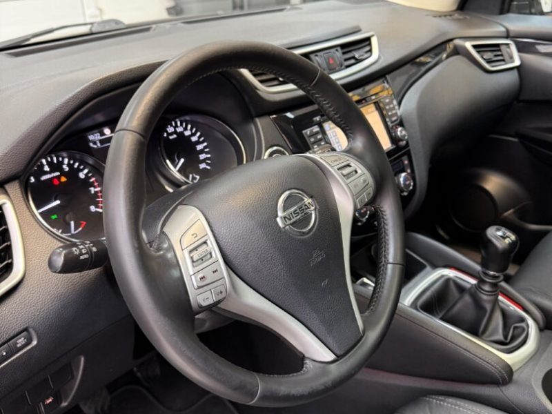 nissan-qashqai-tekna-2015-02-gps-navi-led-camera-pano