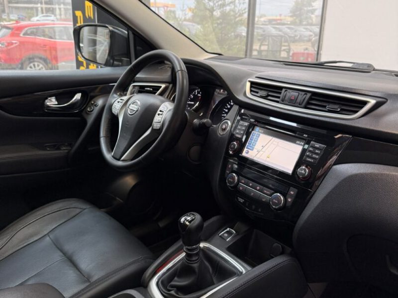 nissan-qashqai-tekna-2015-02-gps-navi-led-camera-pano