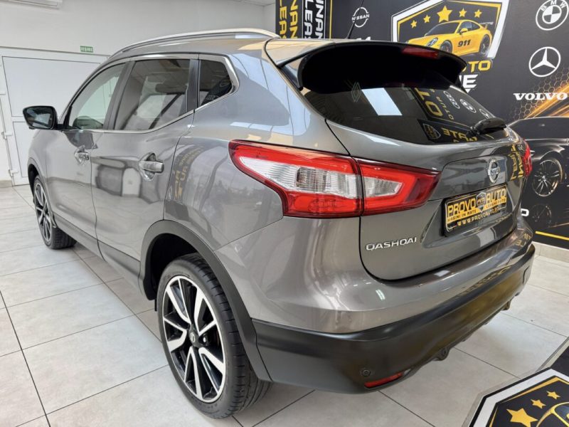 nissan-qashqai-tekna-2015-02-gps-navi-led-camera-pano