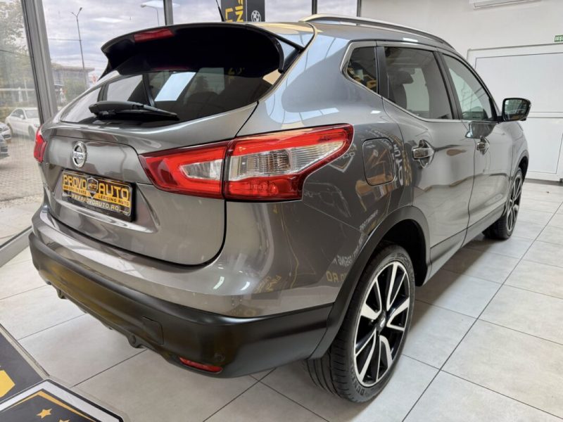 nissan-qashqai-tekna-2015-02-gps-navi-led-camera-pano