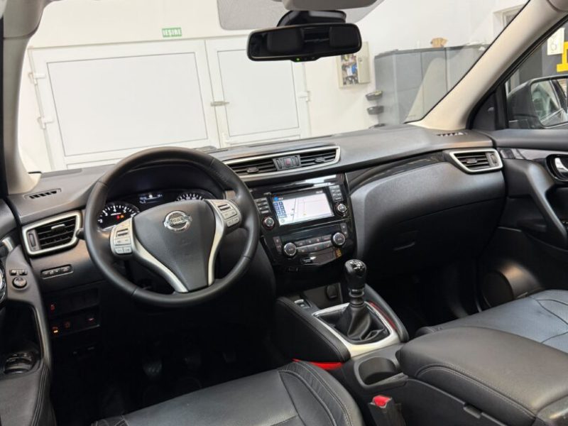 nissan-qashqai-tekna-2015-02-gps-navi-led-camera-pano