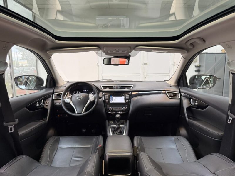 nissan-qashqai-tekna-2015-02-gps-navi-led-camera-pano