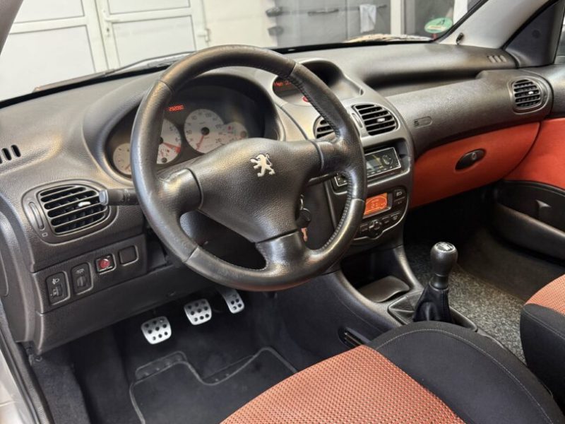peugeot-206-cc-2001-12-clima-auto-radio-cd-usb