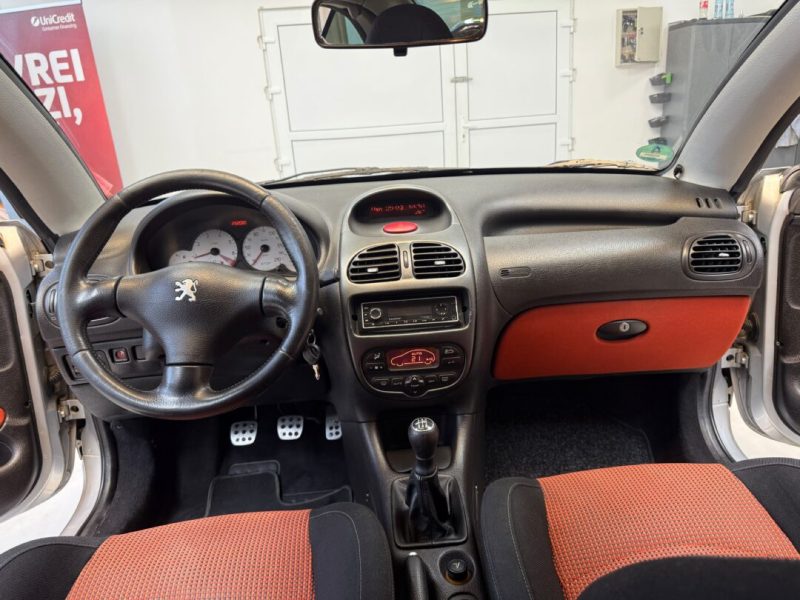 peugeot-206-cc-2001-12-clima-auto-radio-cd-usb