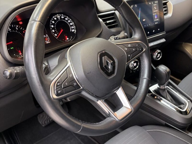 renault-arkana-2022-04-navi-led-camera