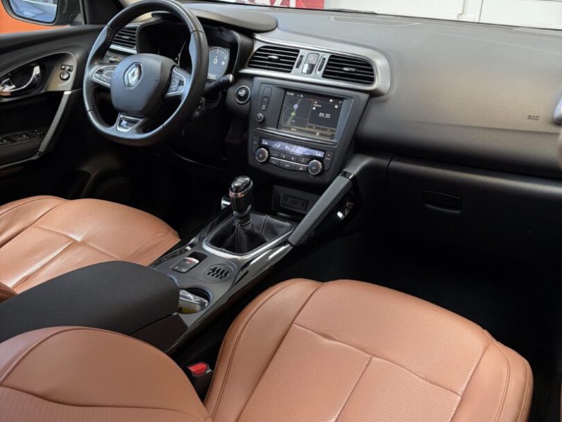 renault-kadjar-2016-03-virtual-navi-led-221-000-km
