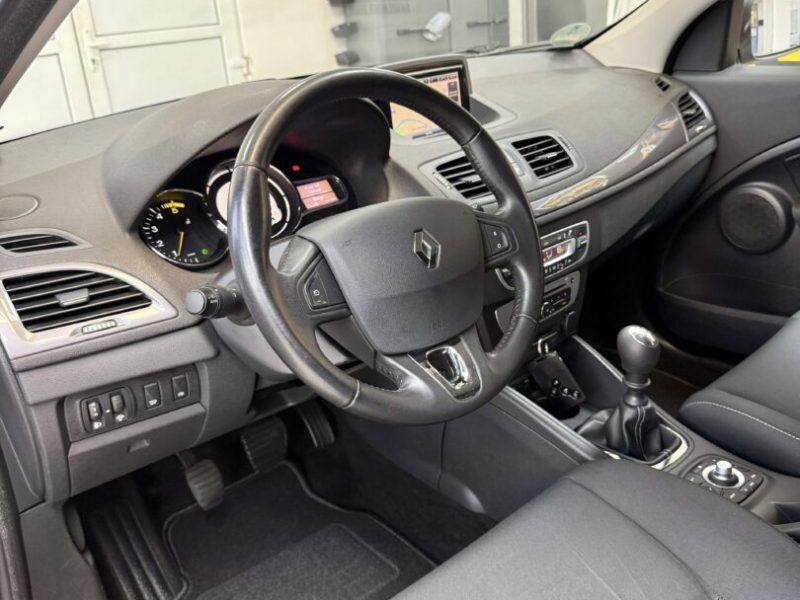 renault-megane-iii-break-2015-09-gps-navi-led-clima-auto