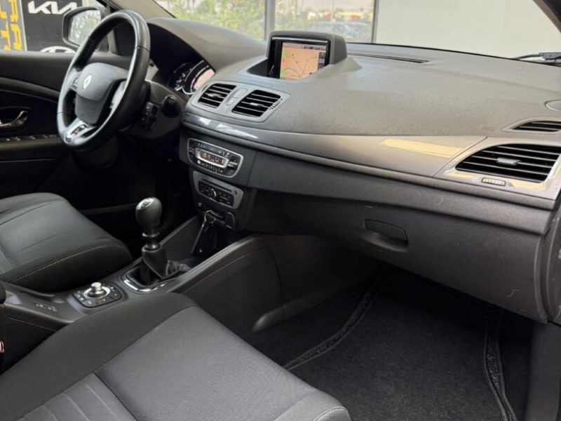 renault-megane-iii-break-2015-09-gps-navi-led-clima-auto