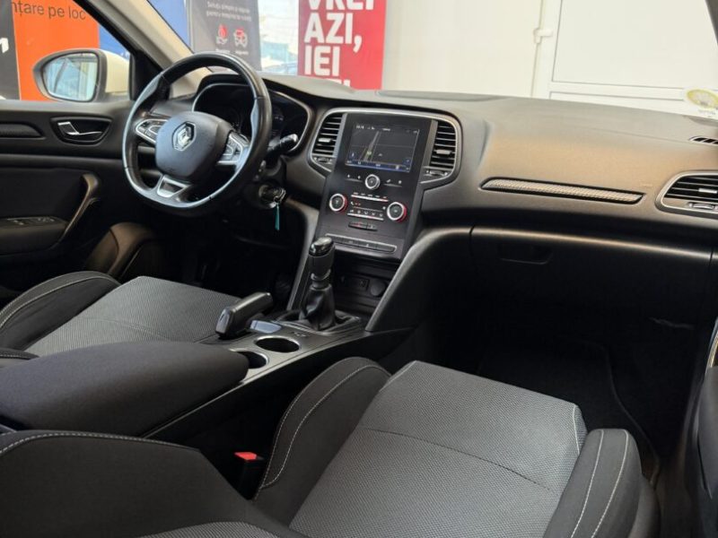 renault-megane-iv-break-2017-04-navi-gps-3d-led-229-000-km