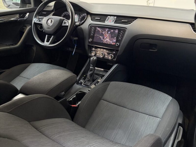 skoda-octavia-break-2018-10-gps-navi-led-camera