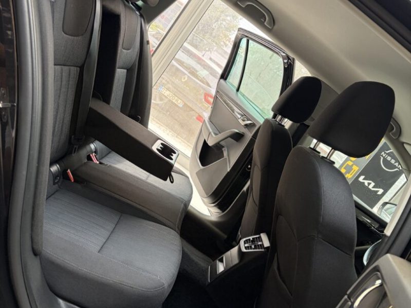 skoda-octavia-break-2018-10-gps-navi-led-camera