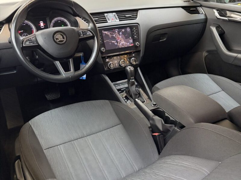 skoda-octavia-break-2018-10-gps-navi-led-camera