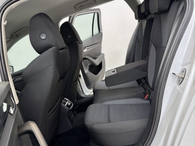 skoda-octavia-iv-break-2-0d-2021-12-virtual-navi-cristal-led-212-000-km