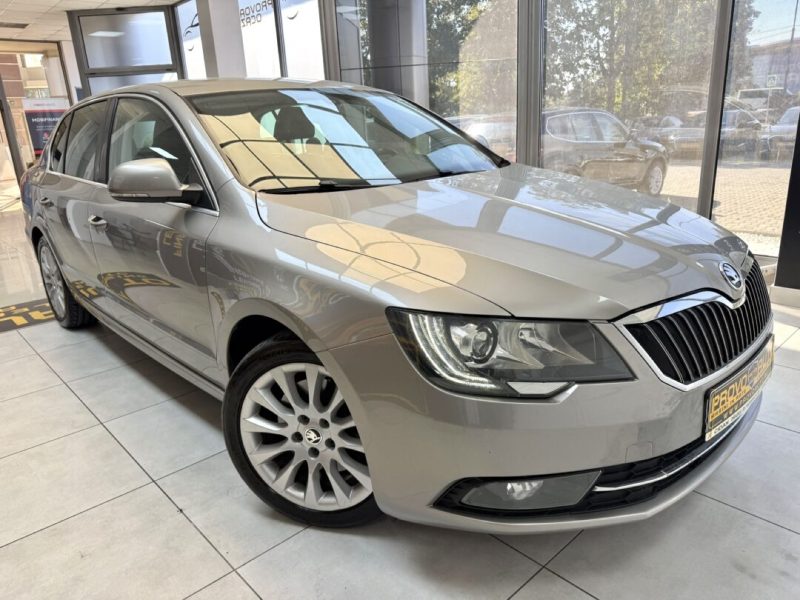 skoda-superb-sedan-2014-04-gps-navi-led-xenon