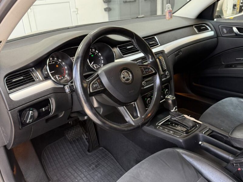 skoda-superb-sedan-2014-04-gps-navi-led-xenon