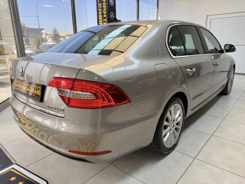 skoda-superb-sedan-2014-04-gps-navi-led-xenon