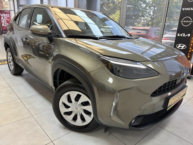 toyota-yaris-cross-hybrid-2023-11-digital-navi-led-camera-73-000-km
