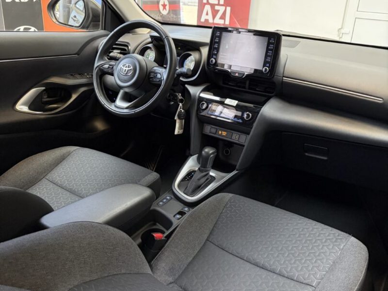 toyota-yaris-cross-hybrid-2023-11-digital-navi-led-camera-73-000-km