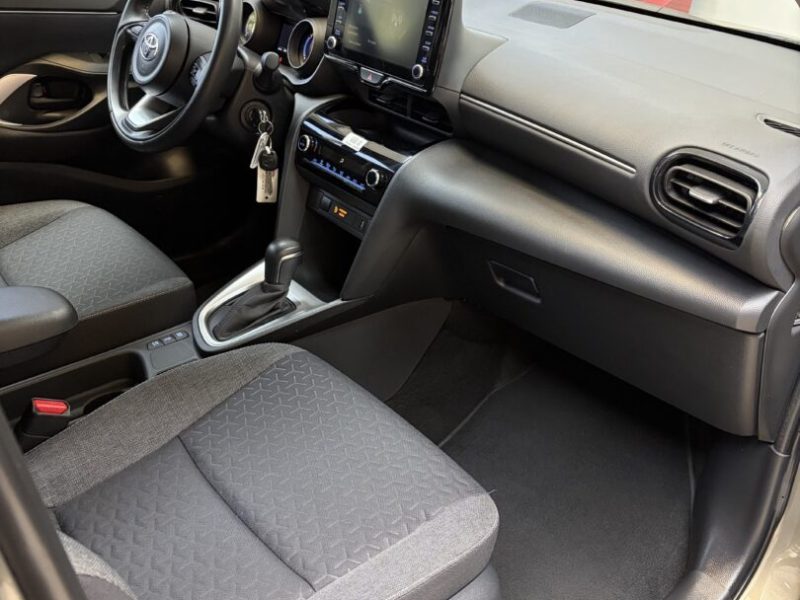 toyota-yaris-cross-hybrid-2023-11-digital-navi-led-camera-73-000-km