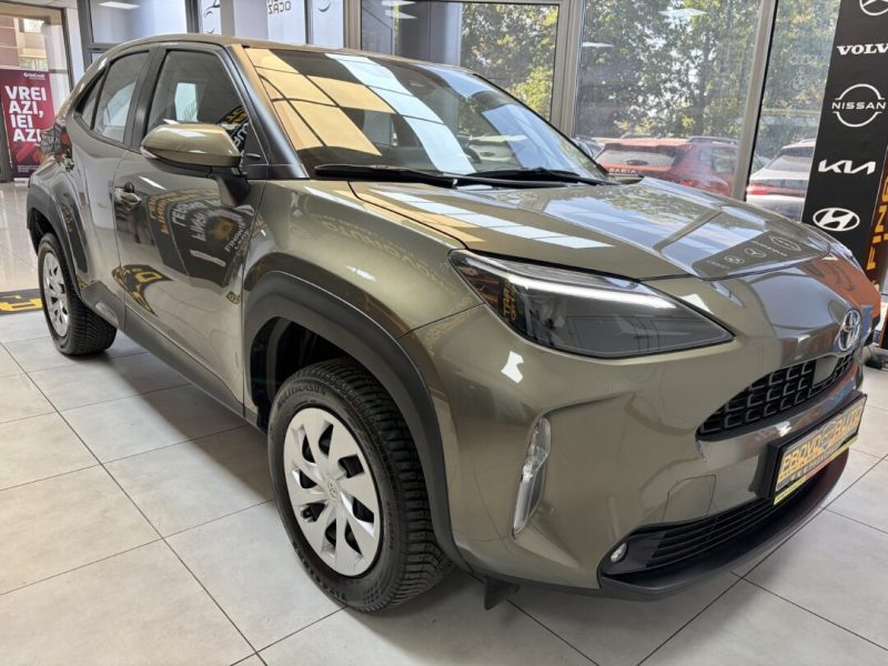 toyota-yaris-cross-hybrid-2023-11-digital-navi-led-camera-73-000-km