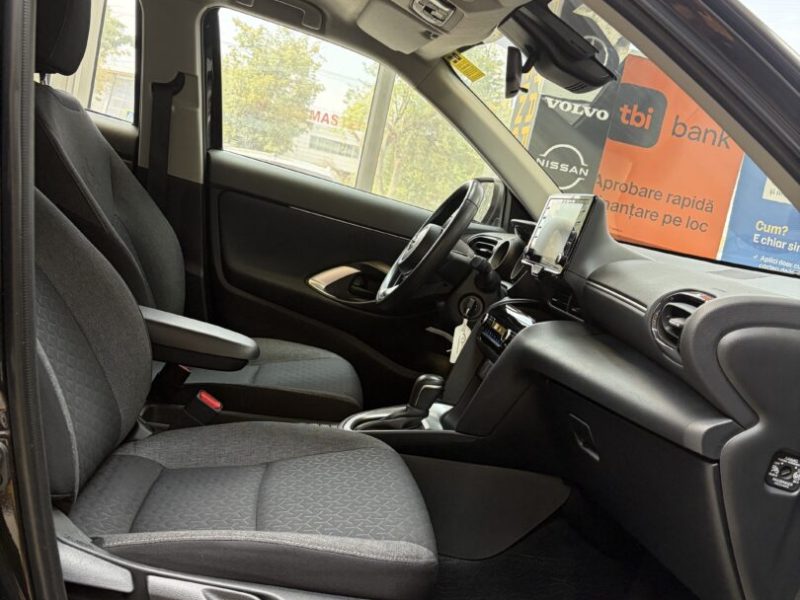 toyota-yaris-cross-hybrid-2023-12-digital-navi-led-camera-105-000-km
