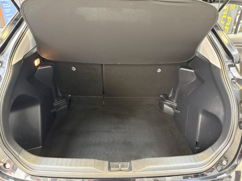 toyota-yaris-cross-hybrid-2023-12-digital-navi-led-camera-105-000-km