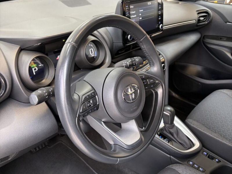 toyota-yaris-cross-hybrid-2023-12-digital-navi-led-camera-105-000-km