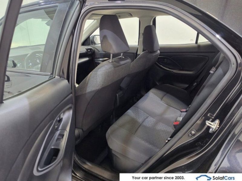 toyota-yaris-cross-hybrid-2023-12-digital-navi-led-camera-105-000-km